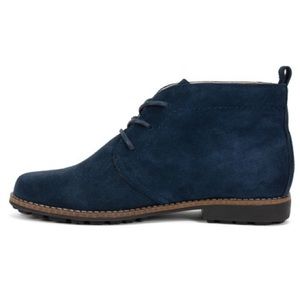 WOMEN'S WHITE MOUNTAIN AUBURN BOOTIES